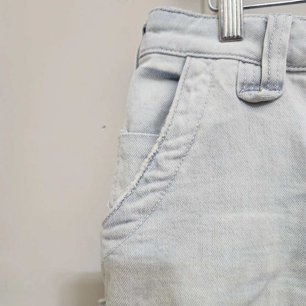 anthropologie PILCRO size 30‎ Daisy Dukes Shortie Denim Shorts Frayed Light Wash